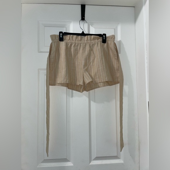 Striped paperback shorts - Picture 5 of 8